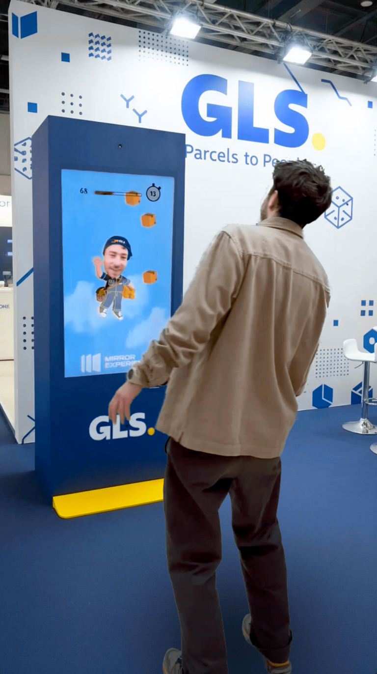 GLS AR Mirror made by Mirror Experience