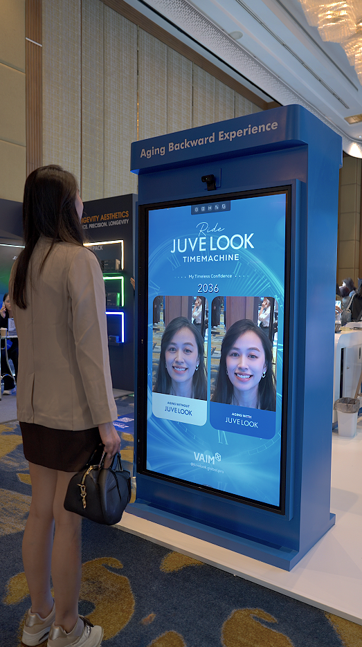 IMCAS interactive AI Mirror by Mirror Experience